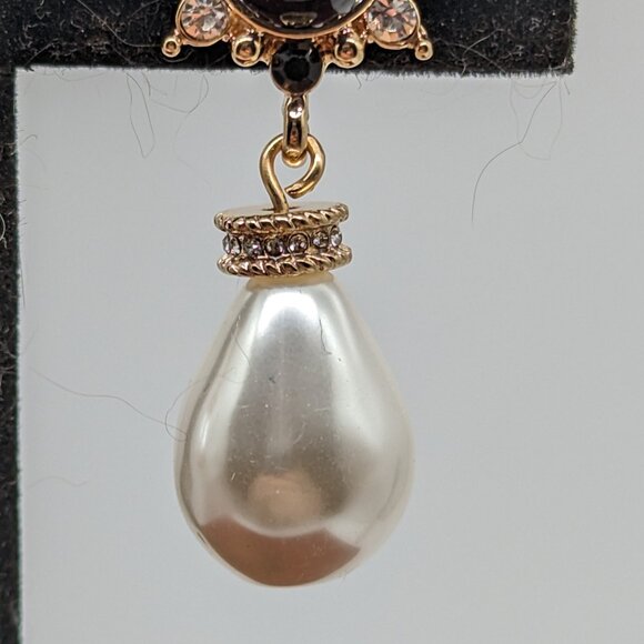 ***SPECIAL PRICE:  NWOT Pearl Drop Earrings with Black Capochon & Rhinestones - Picture 3 of 4